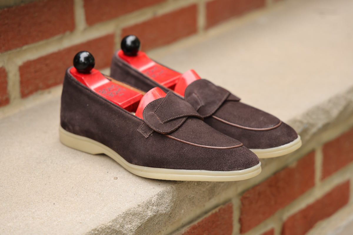 Sandpoint Soft Sole Butterfly Loafer – Dark Brown Suede with Dark Brown Piping