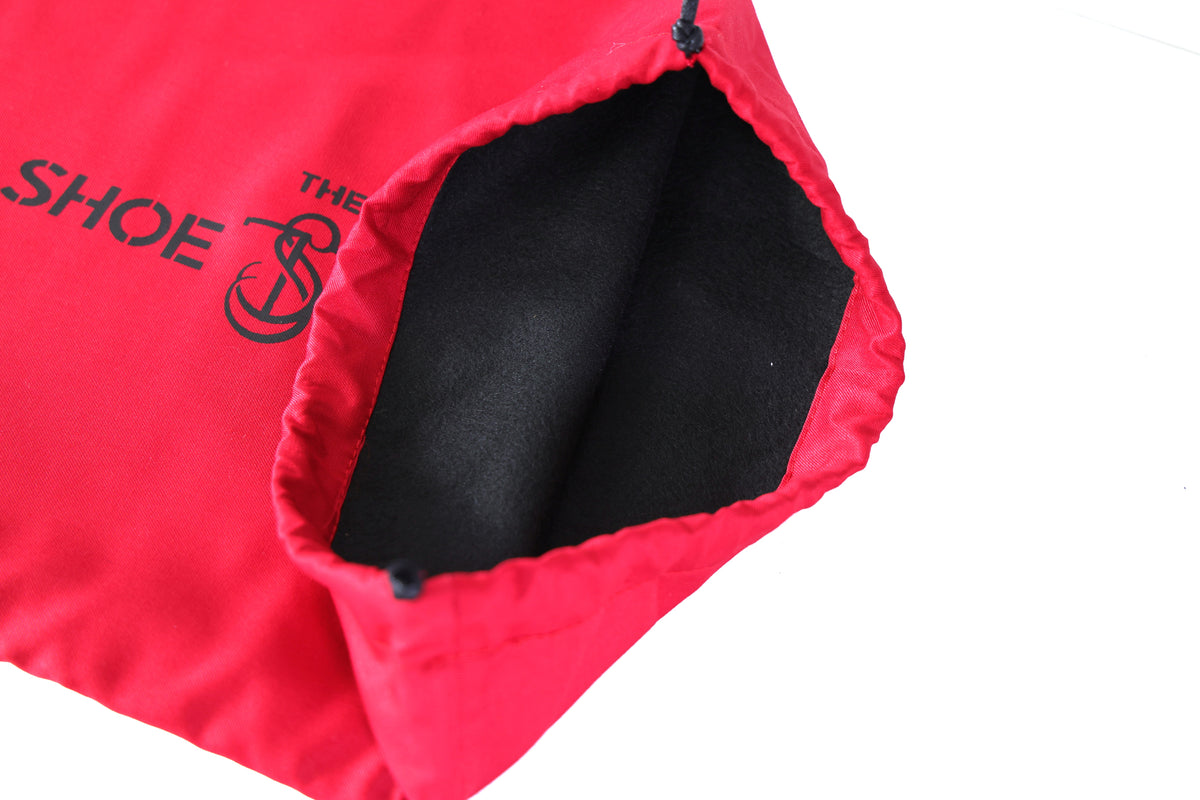 Embauchoirs de voyage en plastique rouge