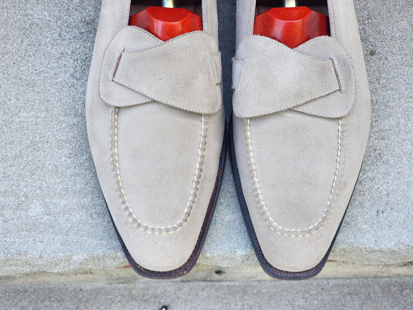 J.FitzPatrick - Mocasines de ante con forma de mariposa - Avena