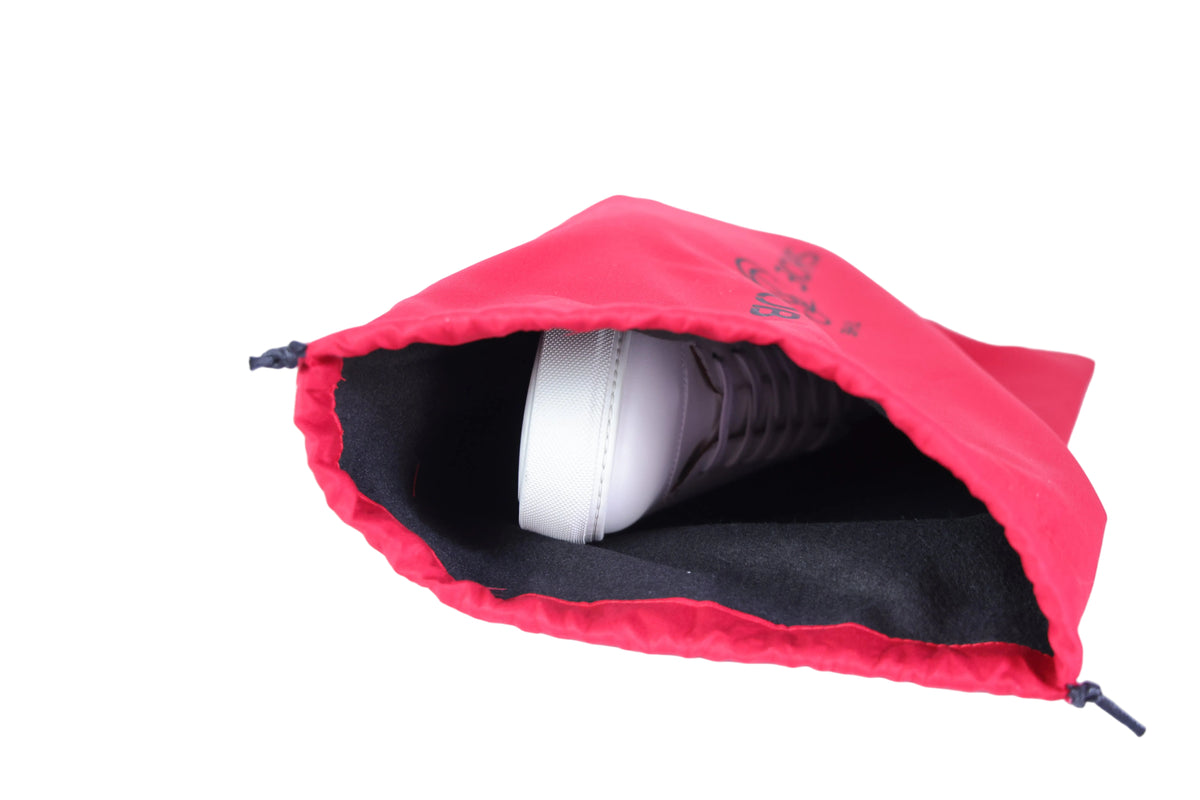Embauchoirs de voyage en plastique rouge