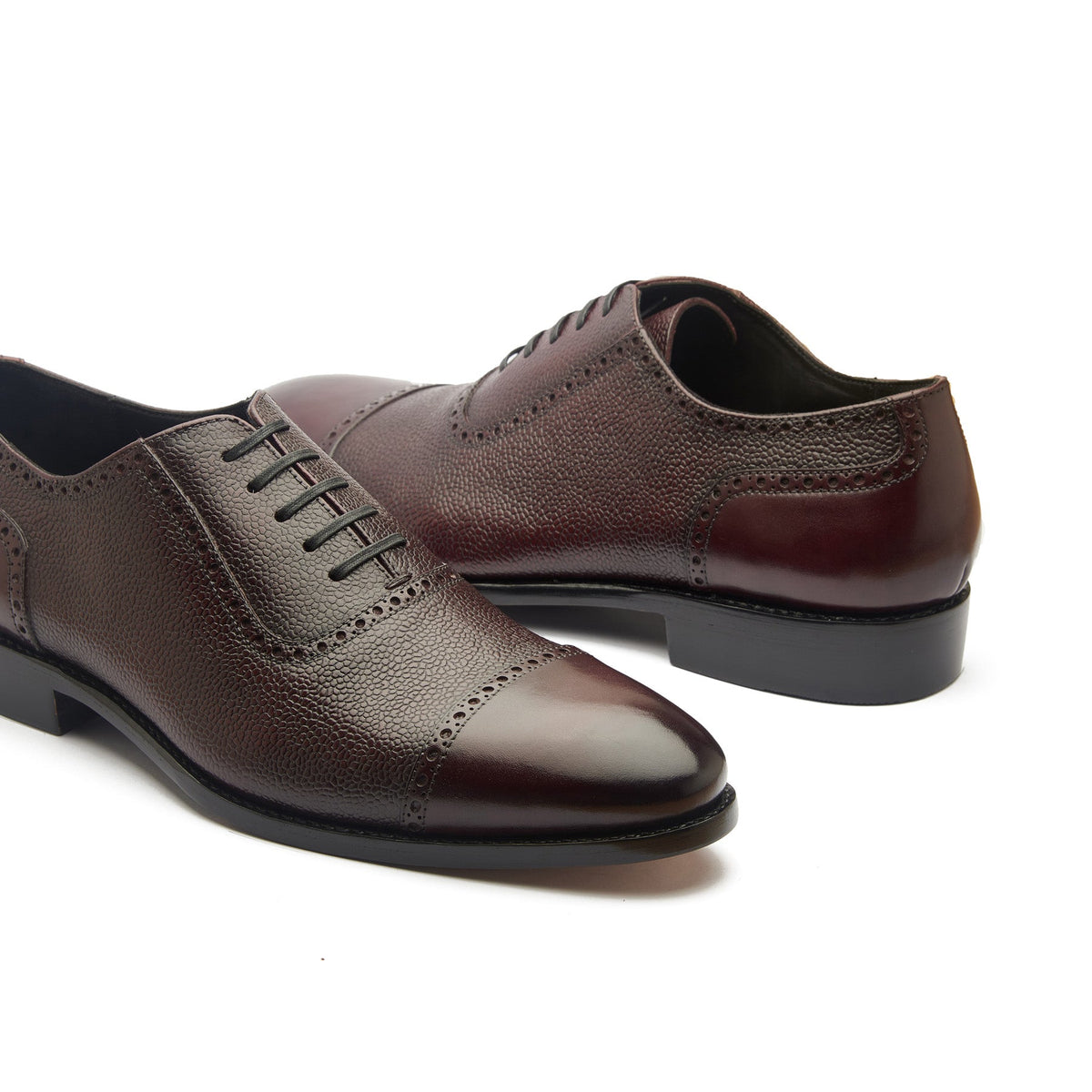 Huayra – Adelaide Oxford – Burgundy Pebble Grain