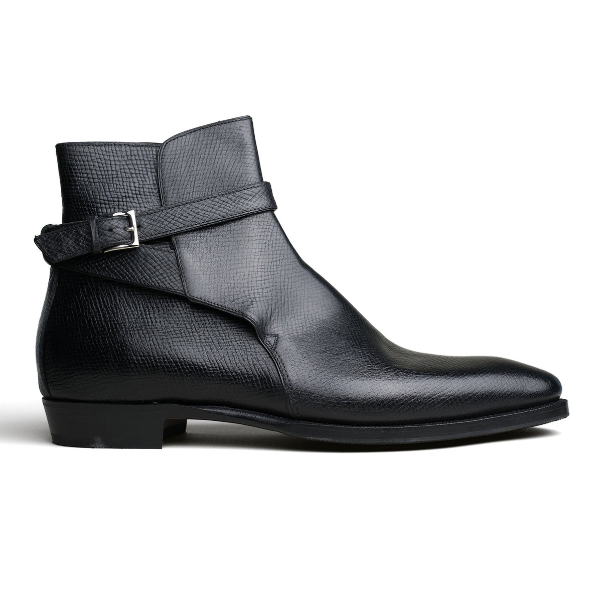 Leather detailing on Black Hatchgrain shoes