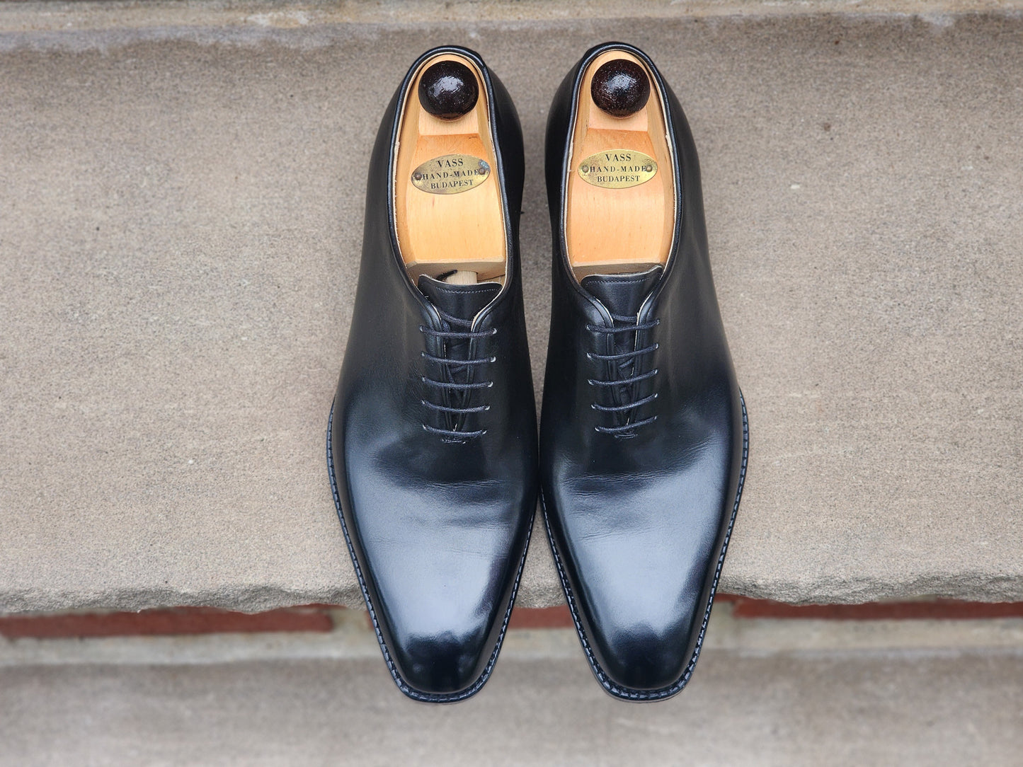 Vass - Wholecut Oxford - Black Calf - US 10