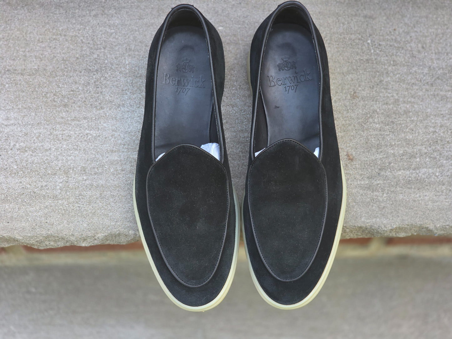 Berwick - Soft Sole Belgian Loafer - Black Suede - US 7.5