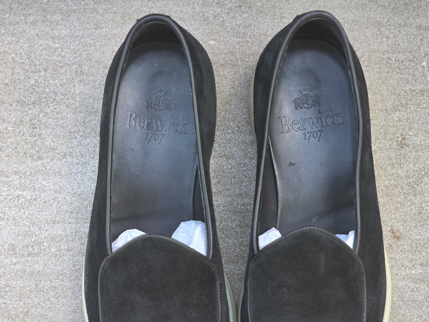 Berwick - Soft Sole Belgian Loafer - Black Suede - US 7.5
