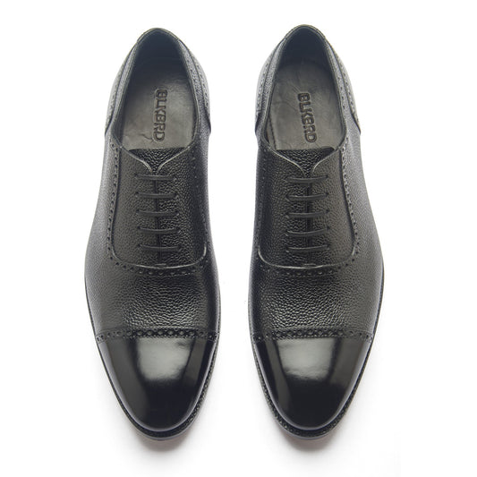 Huayra – Adelaide Oxford – Black Pebble Grain